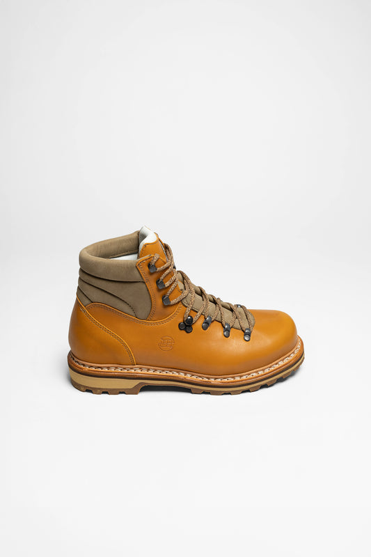 Seitenansicht Stuiben II Herren (Cognac)